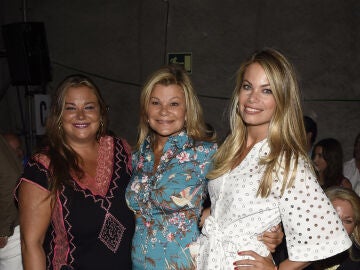 Cari Lapique, con sus hijas Caritina y Carla Goyanes, en septiembre de 2016