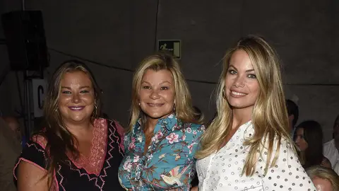 Cari Lapique, con sus hijas Caritina y Carla Goyanes, en septiembre de 2016 Cari Lapique, con sus hijas Caritina y Carla Goyanes, en septiembre de 2016