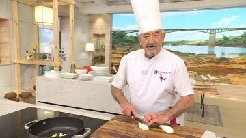 Arguiñano revoluciona la cocina con su confesión: "Desayunar desnudo tiene puntito, ¡probadlo!"
