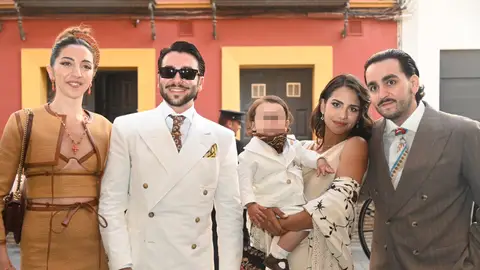 Lucía Fernanda Carmona, Ismael de la Rosa, Lola Orellana y Yeray Cortés en el bautizo de Ismael Lucía Fernanda Carmona, Ismael de la Rosa, Lola Orellana y Yeray Cortés en el bautizo de Ismael