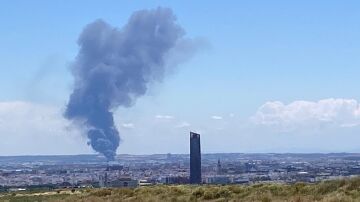 Declarado un incendio en una planta de productos químicos de Alcalá de Guadaíra (Sevilla)