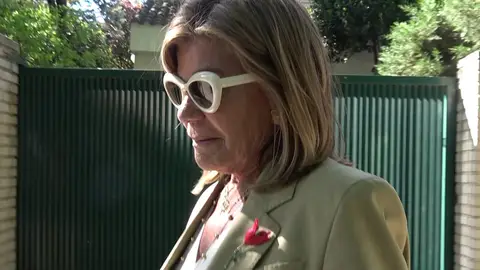 Cari Lapique saliendo del cumpleaños de su hija Carla Cari Lapique saliendo del cumpleaños de su hija Carla
