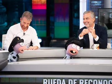 ¡Pleno! Carlos Alsina demuestras su dotes investigadoras en El Hormiguero ¡Pleno! Carlos Alsina demuestras su dotes investigadoras en El Hormiguero