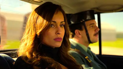 Nicole mueve ficha y consigue que detengan a Eva antes de la inauguración del local Nicole mueve ficha y consigue que detengan a Eva antes de la inauguración del local