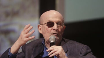 El escritor británico-estadounidense de origen indio, Salman Rushdie