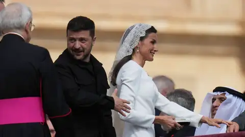 Vlodomir Zelenski y la reina Letizia en el Vaticano Vlodomir Zelenski y la reina Letizia en el Vaticano