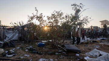 Los ataques israelíes en Gaza matan a al menos 107 personas 