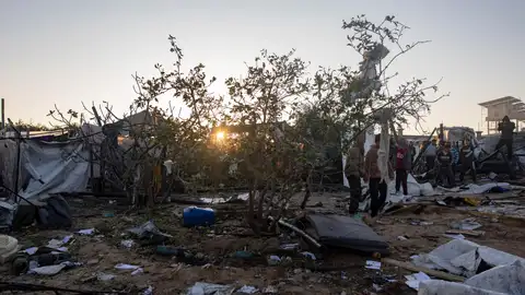 Los ataques israelíes en Gaza matan a al menos 107 personas Los ataques israelíes en Gaza matan a al menos 107 personas