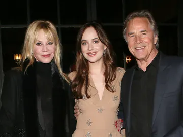 Melanie Griffith, Dakota Johnson y Don Johnson Melanie Griffith, Dakota Johnson y Don Johnson