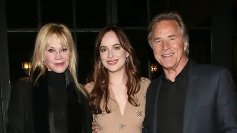 Melanie Griffith, Dakota Johnson y Don Johnson Melanie Griffith, Dakota Johnson y Don Johnson