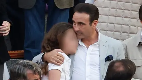 Enrique Ponce con su hija Enrique Ponce con su hija