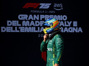 Fernando Alonso en el GP de Emilia Romaña 2025