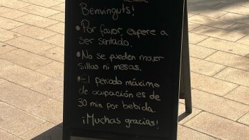Imagen de la pizarra del bar.