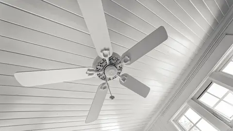 Imagen de archivo de un ventilador de techo Imagen de archivo de un ventilador de techo