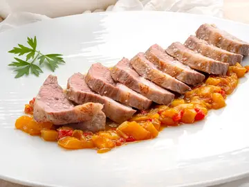 Secreto de cerdo con chutney de mango, de Arguiñano: "Una carne muy jugosa y tierna" Secreto de cerdo con chutney de mango, de Arguiñano: "Una carne muy jugosa y tierna"
