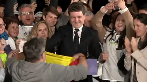 Nicusor Dan se impone a la ultraderecha tras ganar las presidenciales: "Rumanía puede cambiar en dirección correcta" Nicusor Dan se impone a la ultraderecha tras ganar las presidenciales: "Rumanía puede cambiar en dirección correcta"