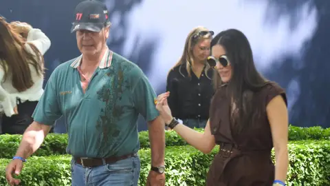 Cayetano Martínez de Irujo y Bárbara Mirjan, en la hípica Cayetano Martínez de Irujo y Bárbara Mirjan, en la hípica