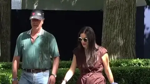 Cayetano Martínez de Irujo y Bárbara Mirjan, en la hípica Cayetano Martínez de Irujo y Bárbara Mirjan, en la hípica