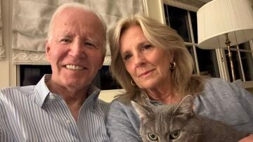 Joe Biden y su esposa. 