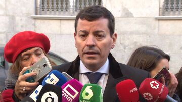 José Luis Bayo, militante del PPCV, anuncia su candidatura para disputar a Feijóo la Presidencia del PP
