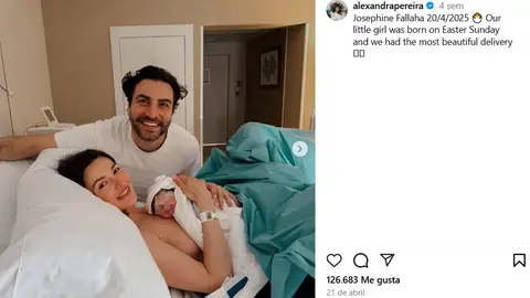 Alexandra Pereira y su marido, Ghassan Fallaha, con Josephine recién nacida Alexandra Pereira y su marido, Ghassan Fallaha, con Josephine recién nacida