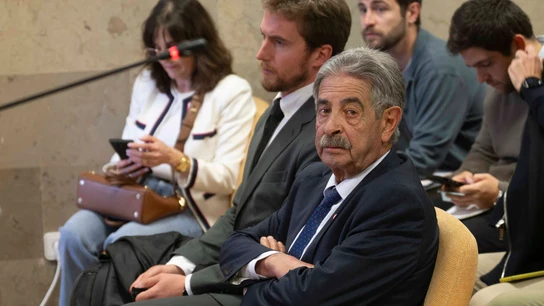Miguel Ángel Revilla durante el acto de conciliación Miguel Ángel Revilla durante el acto de conciliación