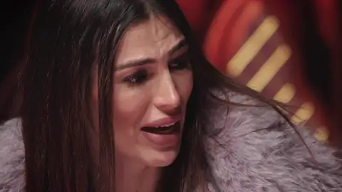 Lía se derrumba ante el ataque de Anuska: “¡Echadme! Pido que me votéis” Lía se derrumba ante el ataque de Anuska: “¡Echadme! Pido que me votéis”
