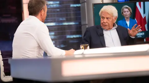Felipe González, a Pedro Sánchez: "Que hagan una tregua de insultos" Felipe González, a Pedro Sánchez: "Que hagan una tregua de insultos"