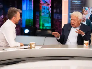 Felipe González, sobre el apagón que sufrió España: "Tenemos cierta aluminosis en el funcionamiento de los servicios" Felipe González, sobre el apagón que sufrió España: "Tenemos cierta aluminosis en el funcionamiento de los servicios"