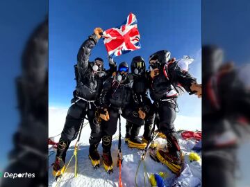 Los cuatro exsoldados británicos ascienden al Everest en tiempo récord