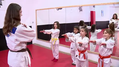 Incrementan las alumnas en artes marciales Incrementan las alumnas en artes marciales