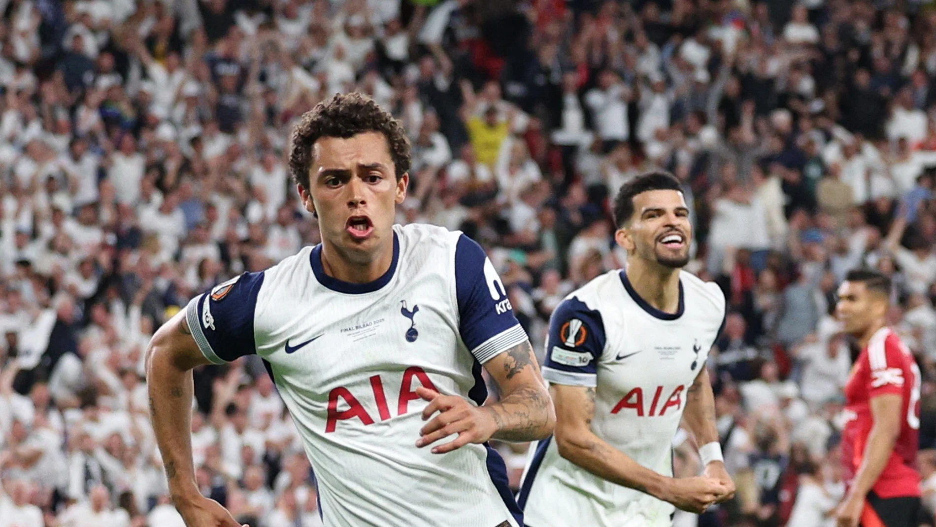 Brennan Johnson celebra el único gol de la final de la Europa League en San Mamés Brennan Johnson celebra el único gol de la final de la Europa League en San Mamés