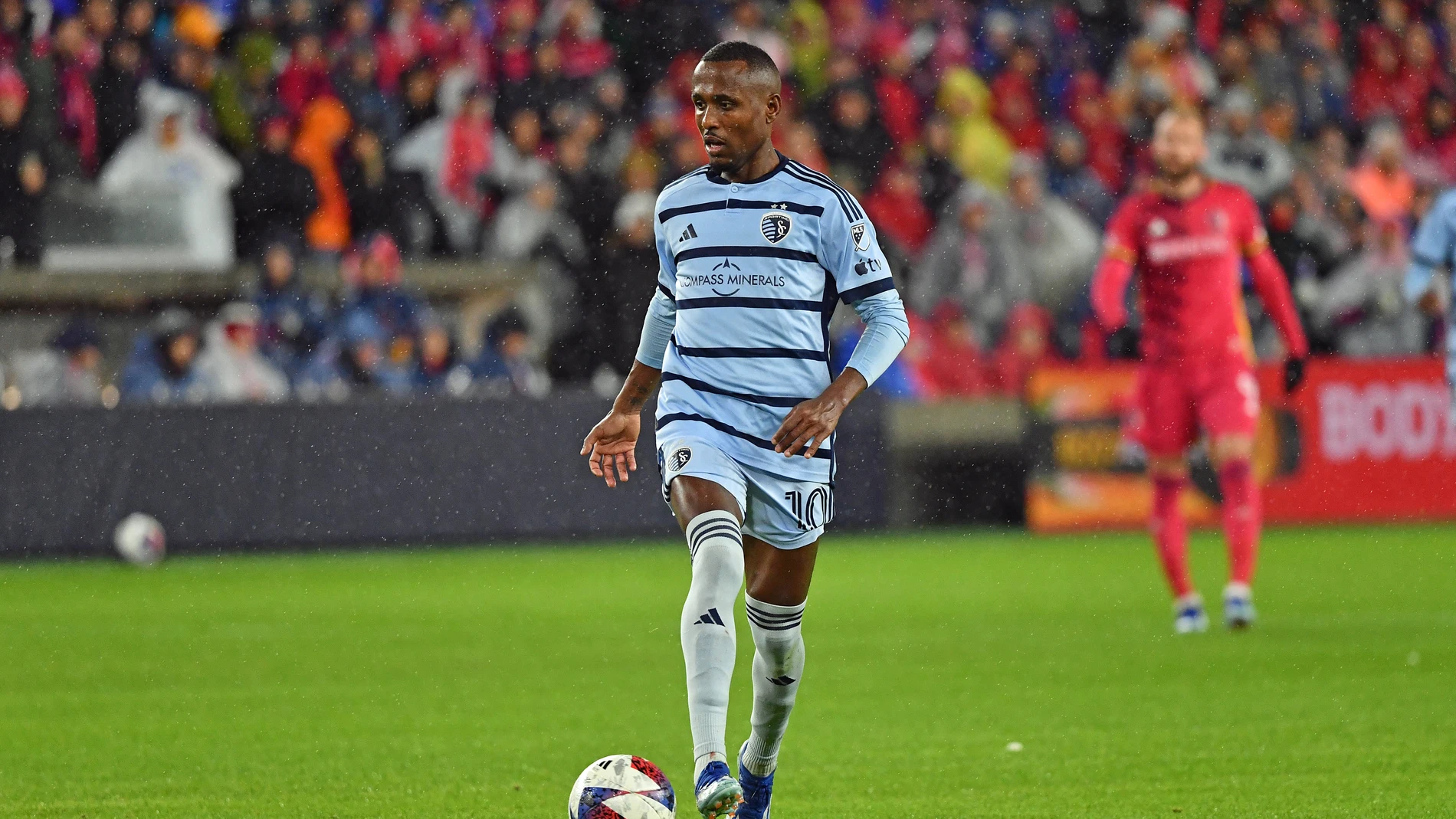 Gadi Kinda, en un partido con el Sporting Kansas City en octubre de 2023 Gadi Kinda, en un partido con el Sporting Kansas City en octubre de 2023