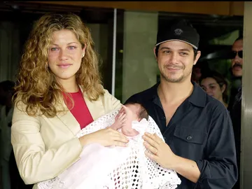 Jaydy Michel y Alejandro Sanz, con su hija Manuela, en 2001 Jaydy Michel y Alejandro Sanz, con su hija Manuela, en 2001