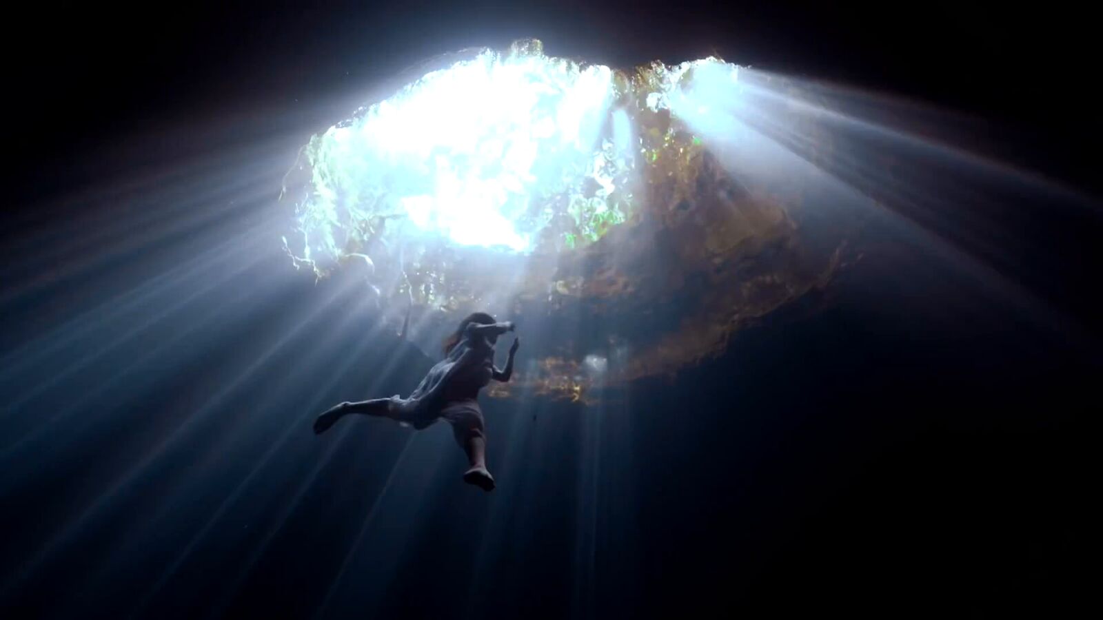 Camila Jaber y un récord de 86 metros en apnea en un cenote