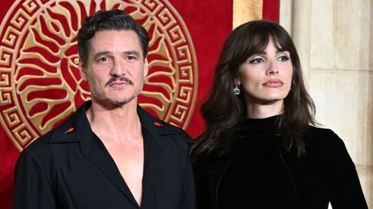 Pedro Pascal con su hermana Lux