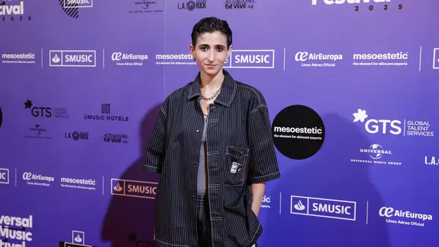 Alba Flores posando para los medios Alba Flores posando para los medios