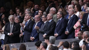 Florentino P&eacute;rez rompi&oacute; a llorar en las despedidas de Modric y Ancelotti