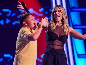 Fan desde pequeño… y acaba cantando con su ídolo en La Voz Kids: “Es un regalo” 