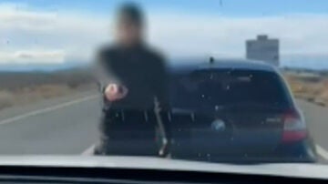 La Guardia Civil ha investigado a un joven de 26 años como presunto autor de un delito de conducción temeraria 