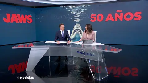 El 'susto' Mónica Carrillo a Matías Prats con la película 'Tiburón' El 'susto' Mónica Carrillo a Matías Prats con la película 'Tiburón'