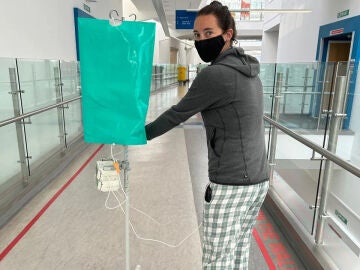 Imagen de Rebecca en el hospital