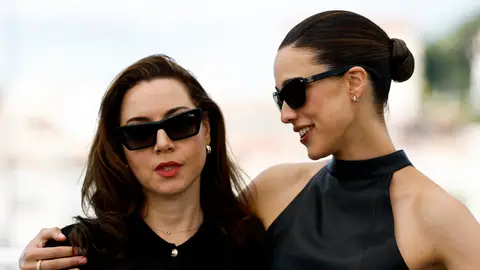 Aubrey Plaza y Margaret Qualley en el Festival de Cannes Aubrey Plaza y Margaret Qualley en el Festival de Cannes