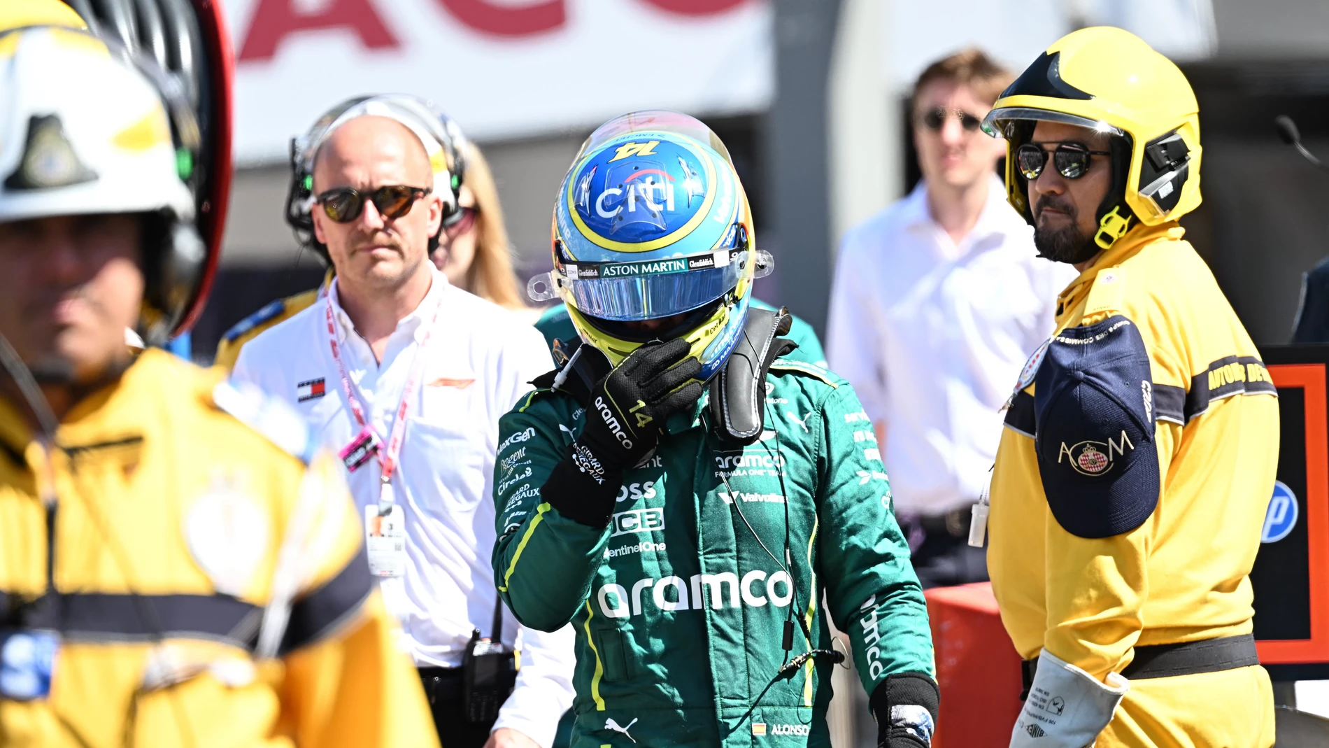 Fernando Alonso tras abandonar en el GP de Mónaco Fernando Alonso tras abandonar en el GP de Mónaco