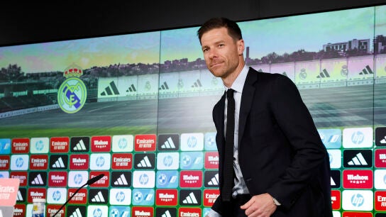 Xabi Alonso, en su presentaci&oacute;n con el Real Madrid