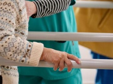 Comunidad notifica a una residencia privada de Navas del Rey el cierre durante dos años y una multa de 100.000 euros
