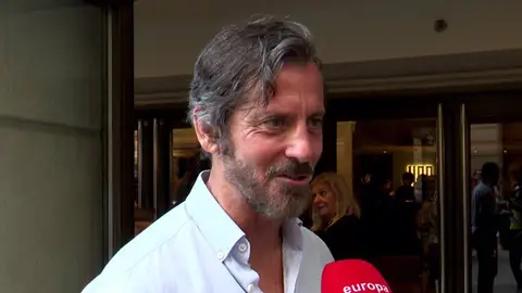 Quique Sánchez Flores haciendo declaraciones a la prensa Quique Sánchez Flores haciendo declaraciones a la prensa