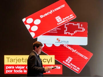 Alfonso Fernández Mañueco, presenta la nueva tarjeta BusCyL.