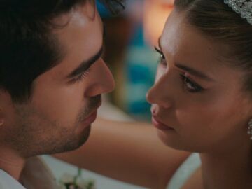 Seyran le pide un hijo a Ferit en su noche de bodas: &ldquo;Quiero que sea un ni&ntilde;o&rdquo;