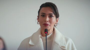 Rengin traiciona a Timur en el juicio y defiende a Bahar